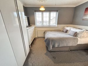 Bedroom- click for photo gallery